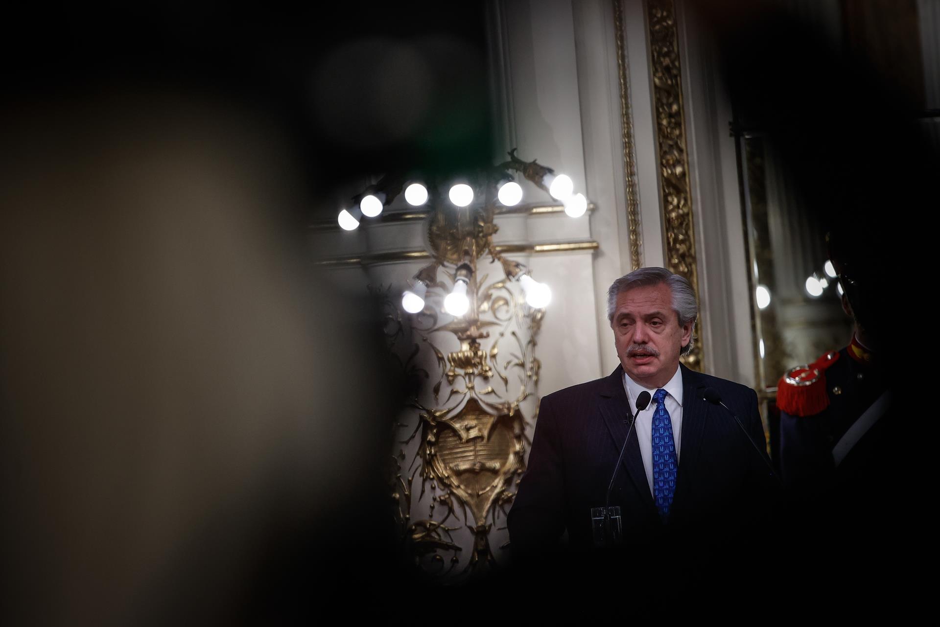 Alberto Fernández se reúne con su gabinete tras el ataque a la vicepresidenta