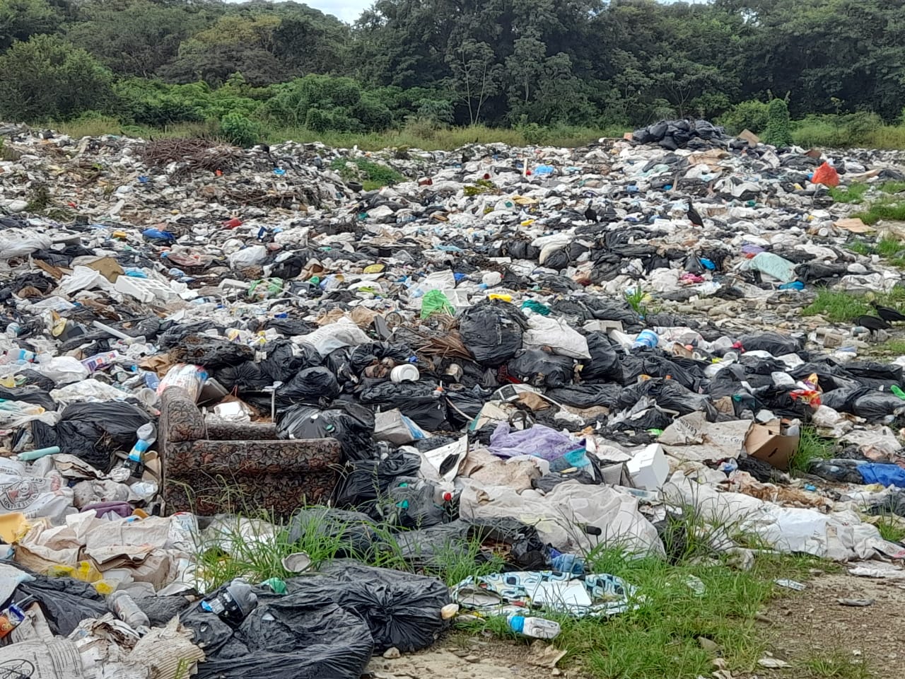 Defensoría abre queja por mal manejo y recolección de desechos en vertedero de Macaracas