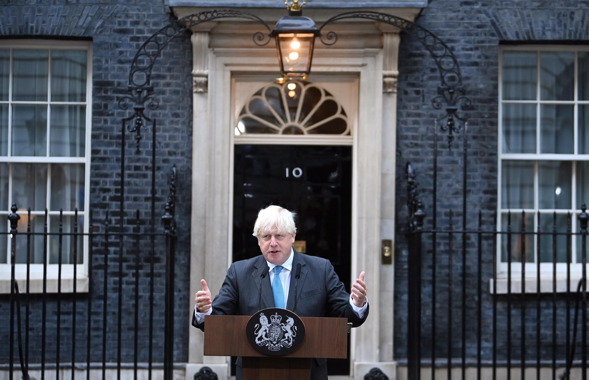 Johnson anunció que no se presentará al liderazgo "tory" y el Gobierno