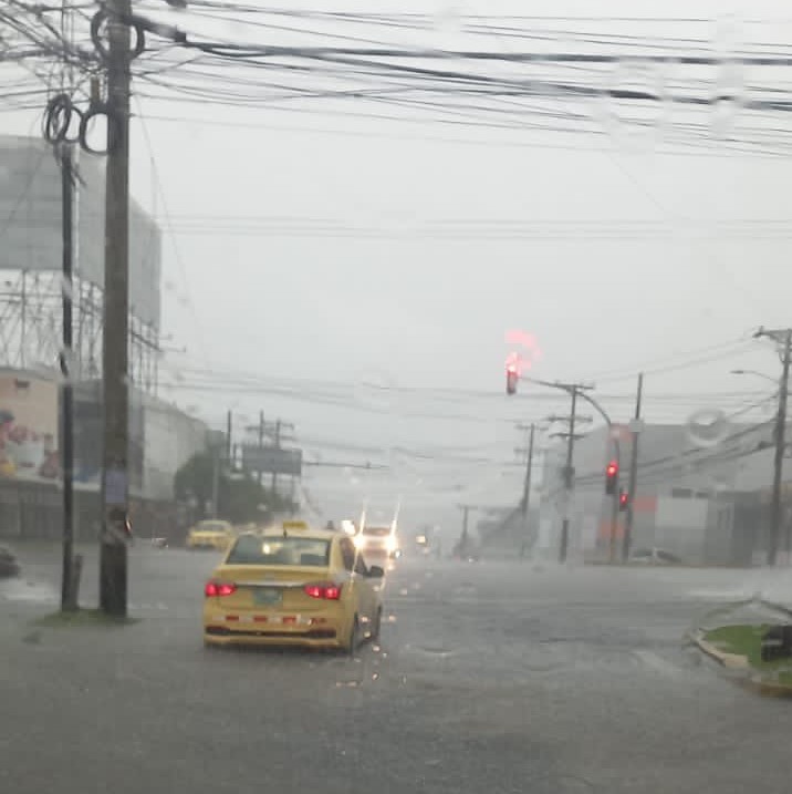 Lluvias intensas provocan inundaciones en la ciudad capital