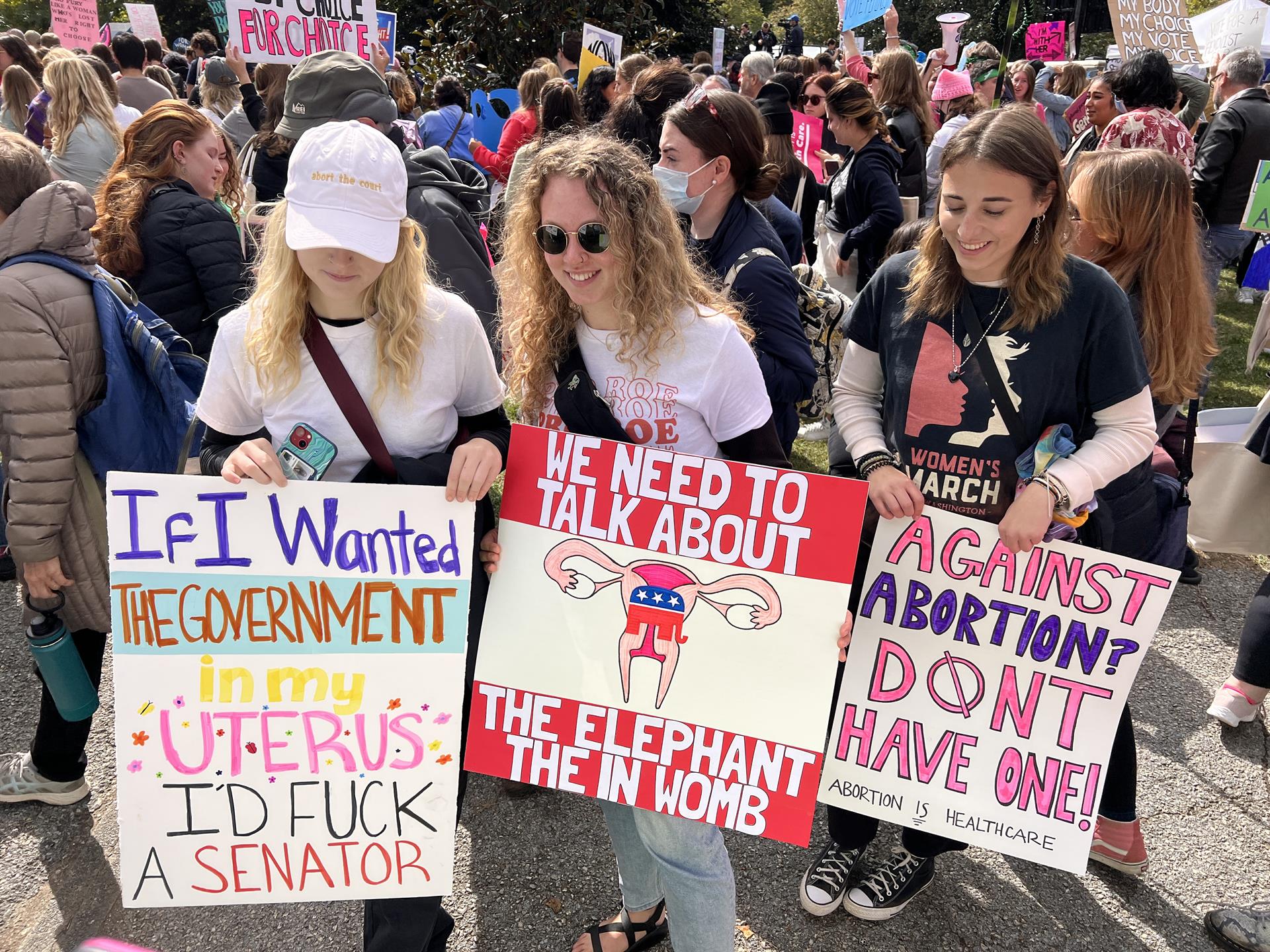 Miles marchan en Estados Unidos por el aborto a un mes de las elecciones