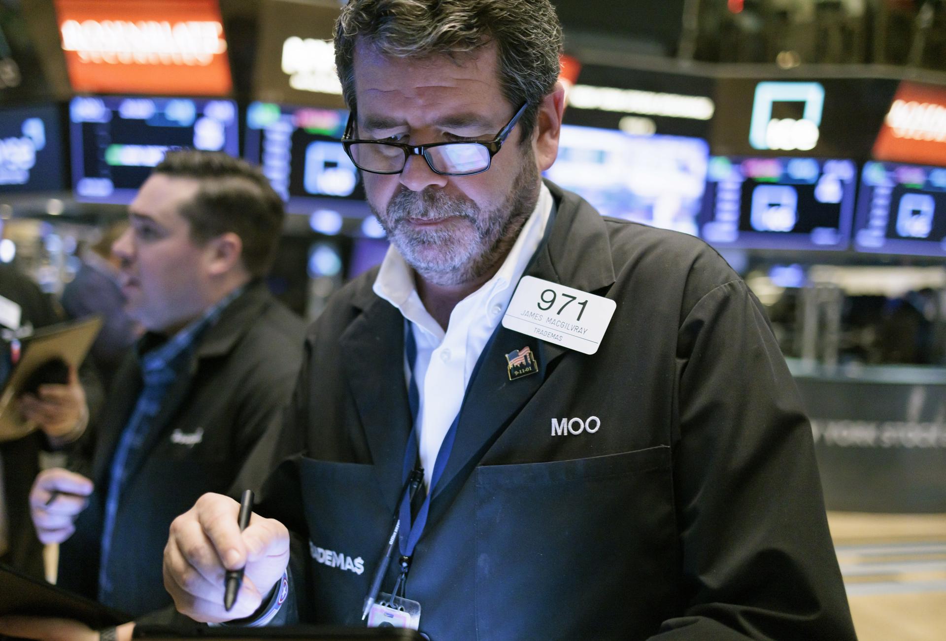 Wall Street anotó avance en semana festiva, animado por la política monetaria