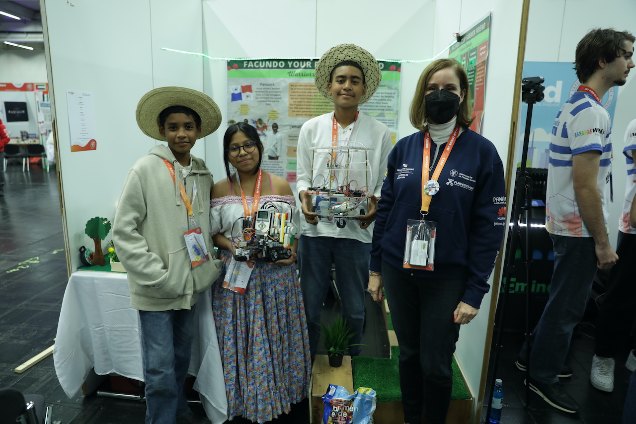 Equipos de Panamá en World Robot Olympiad en Alemania iniciaron competencia