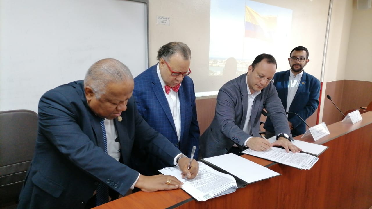 La UP y la Universidad de Huila, Colombia, firmaron convenio de cooperación