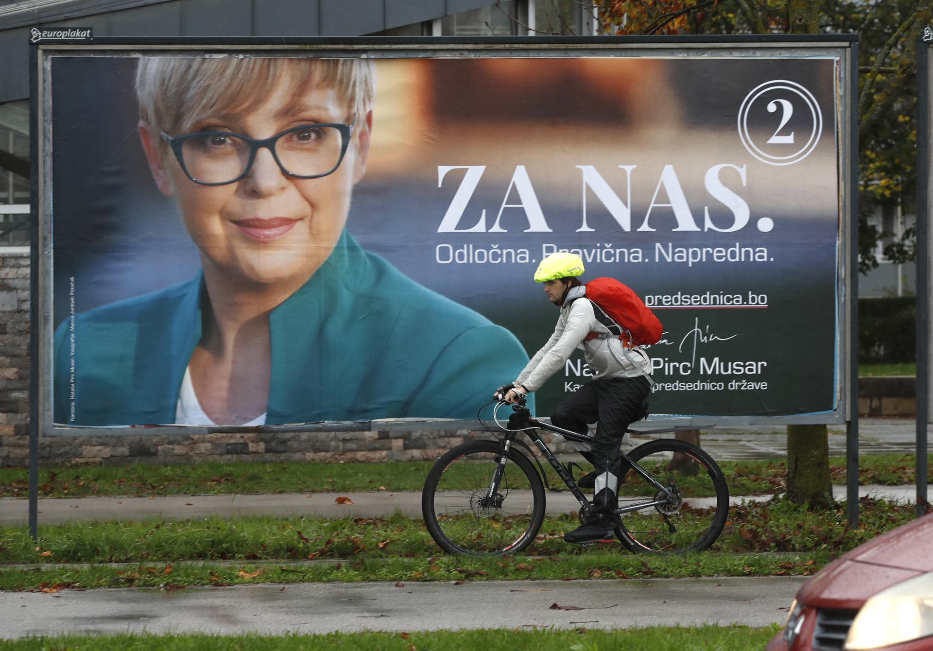 Sondeos indican que Eslovenia elegirá el domingo su primera mujer presidenta