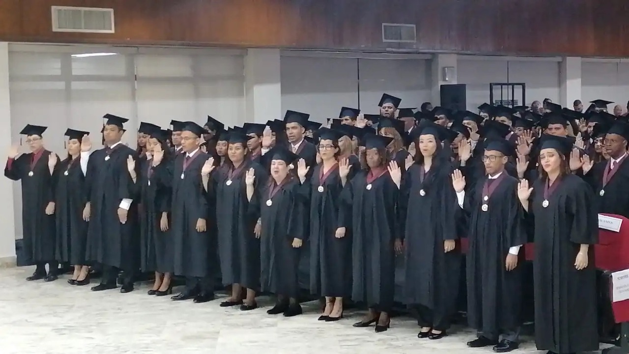 Facultad de Humanidades diplomó 122 nuevos profesionales en su graduación 2022