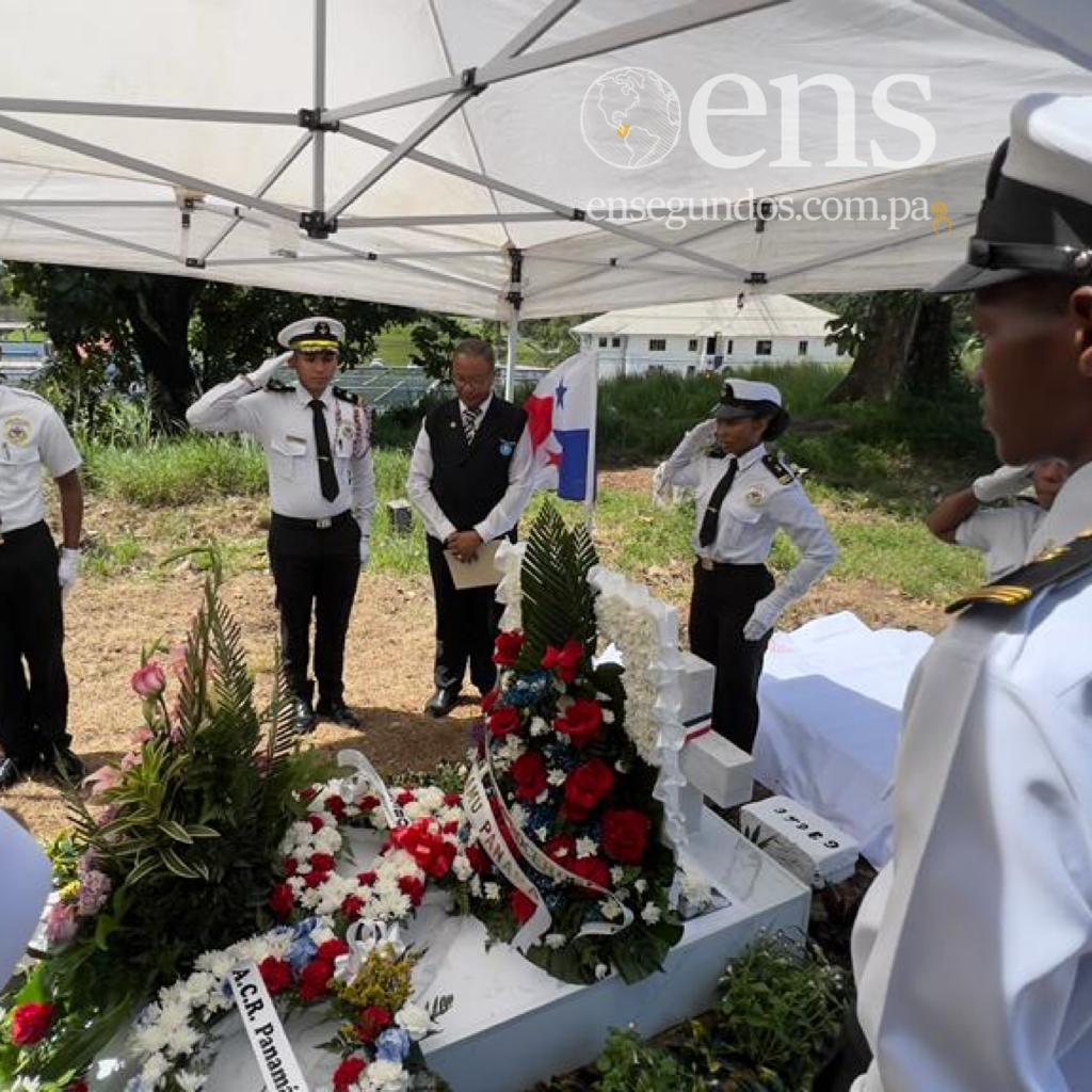 En Segundos retrató el remozamiento de la tumba de Aminta Meléndez