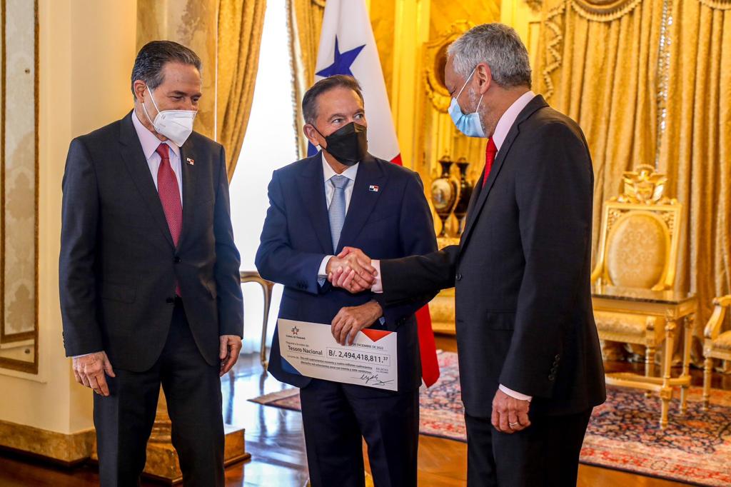 Presidente Cortizo Cohen recibió aportes, del Canal de Panamá por B/.2,494.4 millones