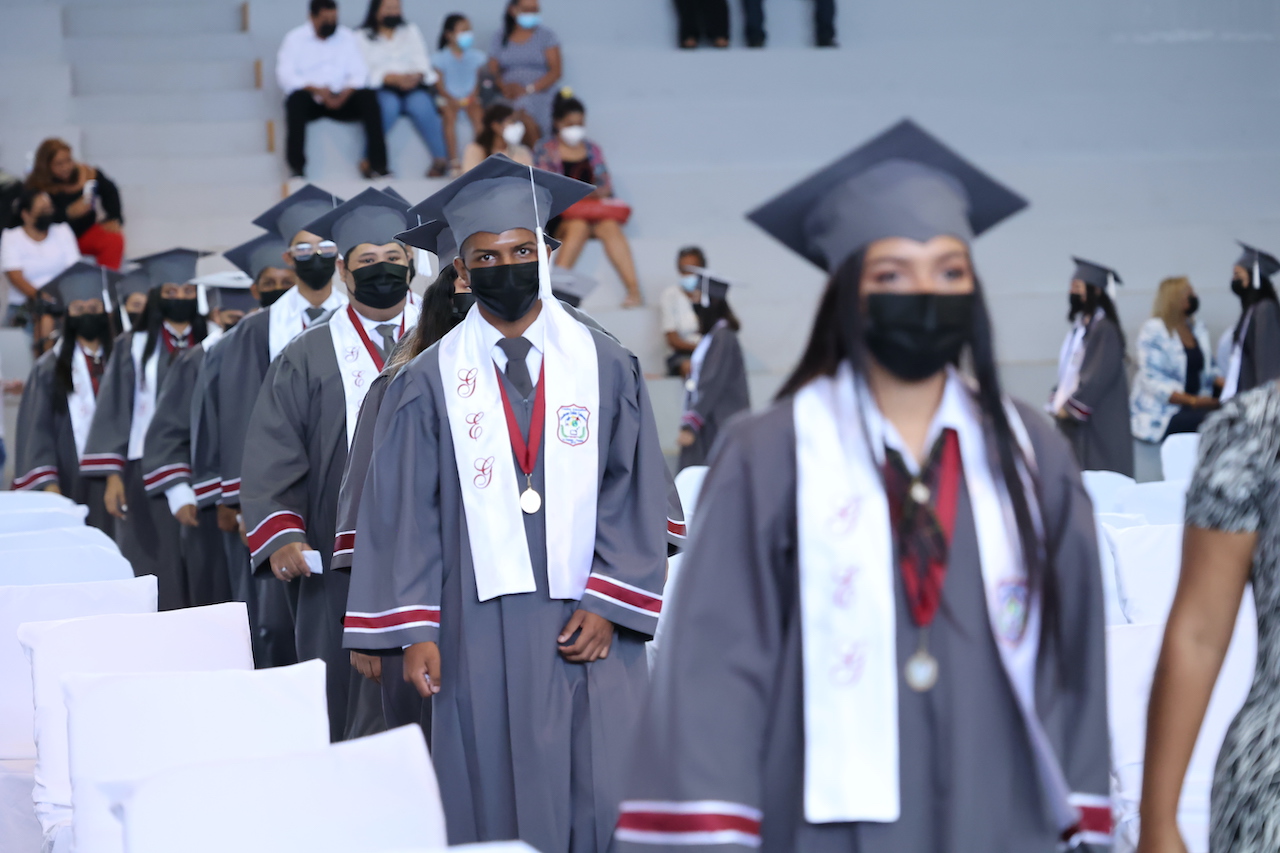 Graduaciones de nuevos bachilleres 2022: Más de 38,550 en escuelas del país