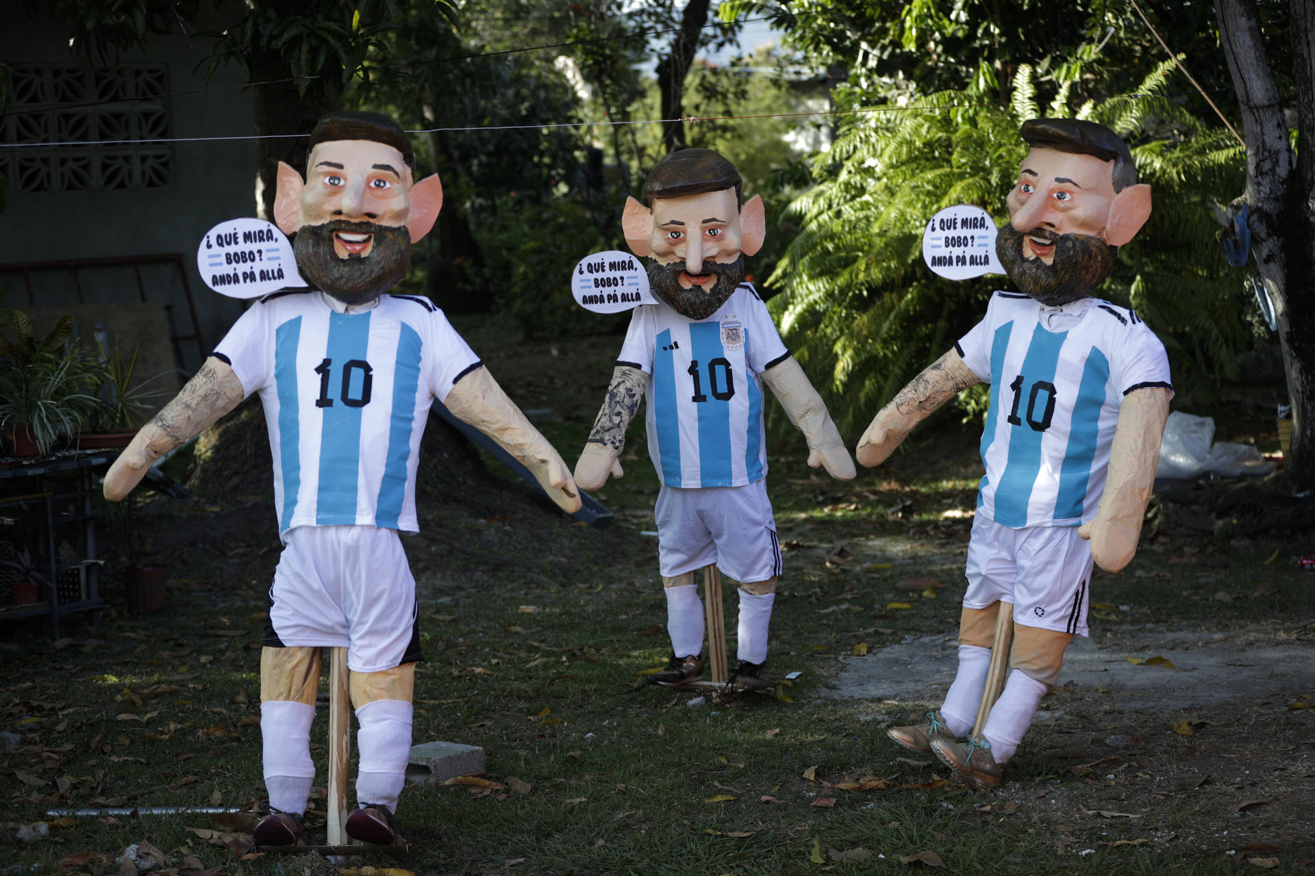 Messi y su “Qué mirás bobo”, el muñeco de año viejo preferido en Panamá