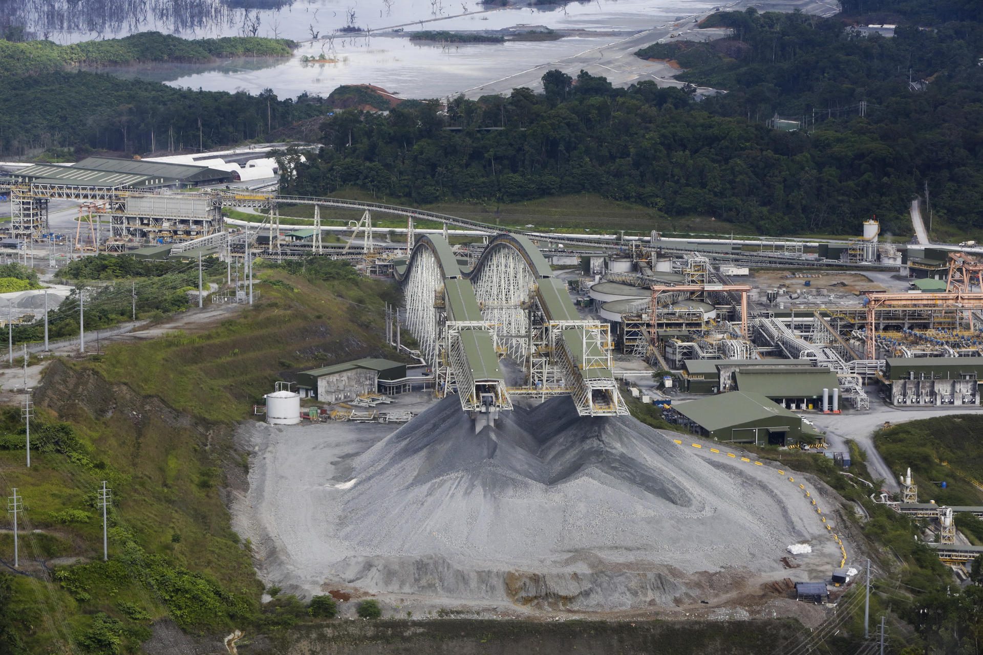 Gran mina de cobre opera con normalidad en Panamá, afirma empresa canadiense