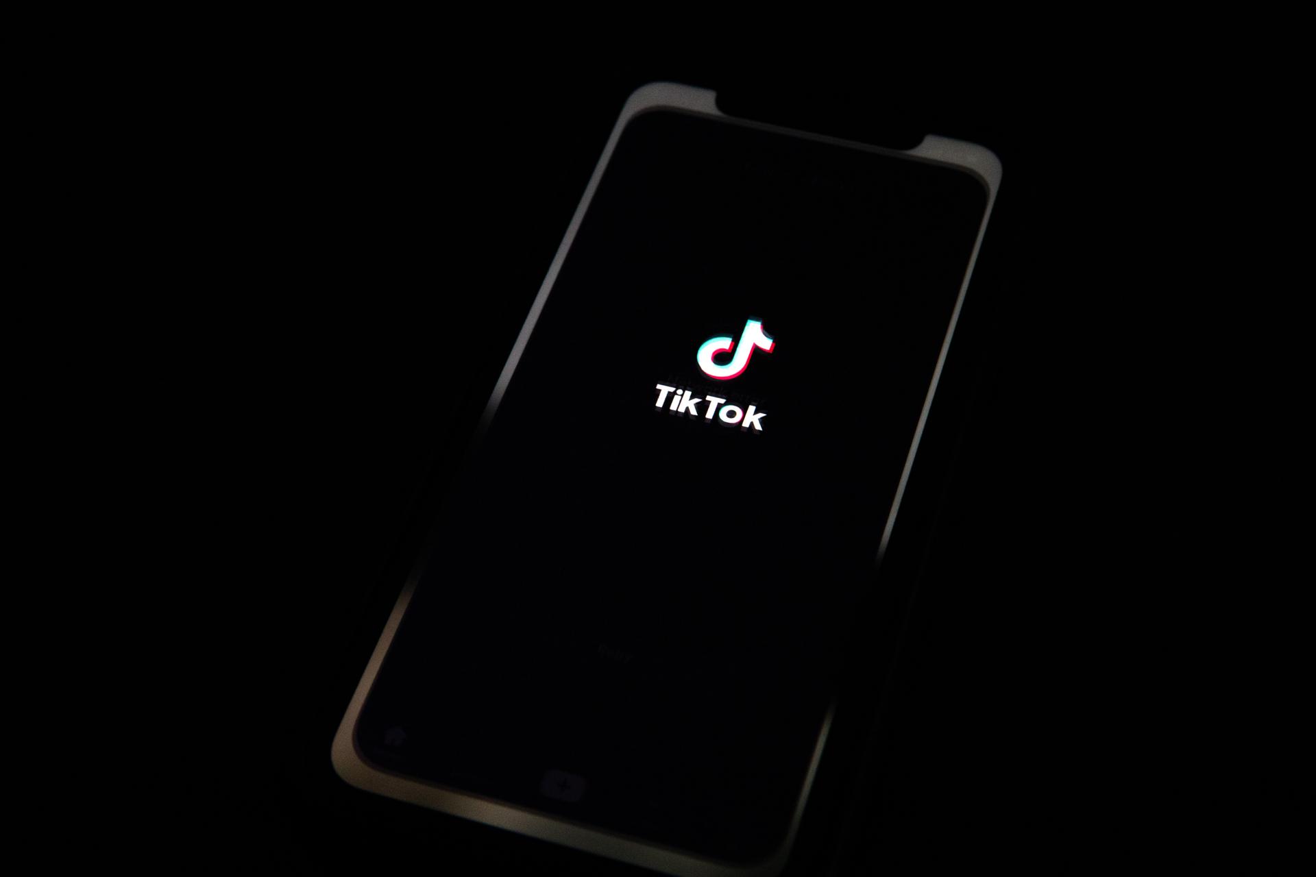 La red social TikTok se adentra en la televisión con un acuerdo con Vevo