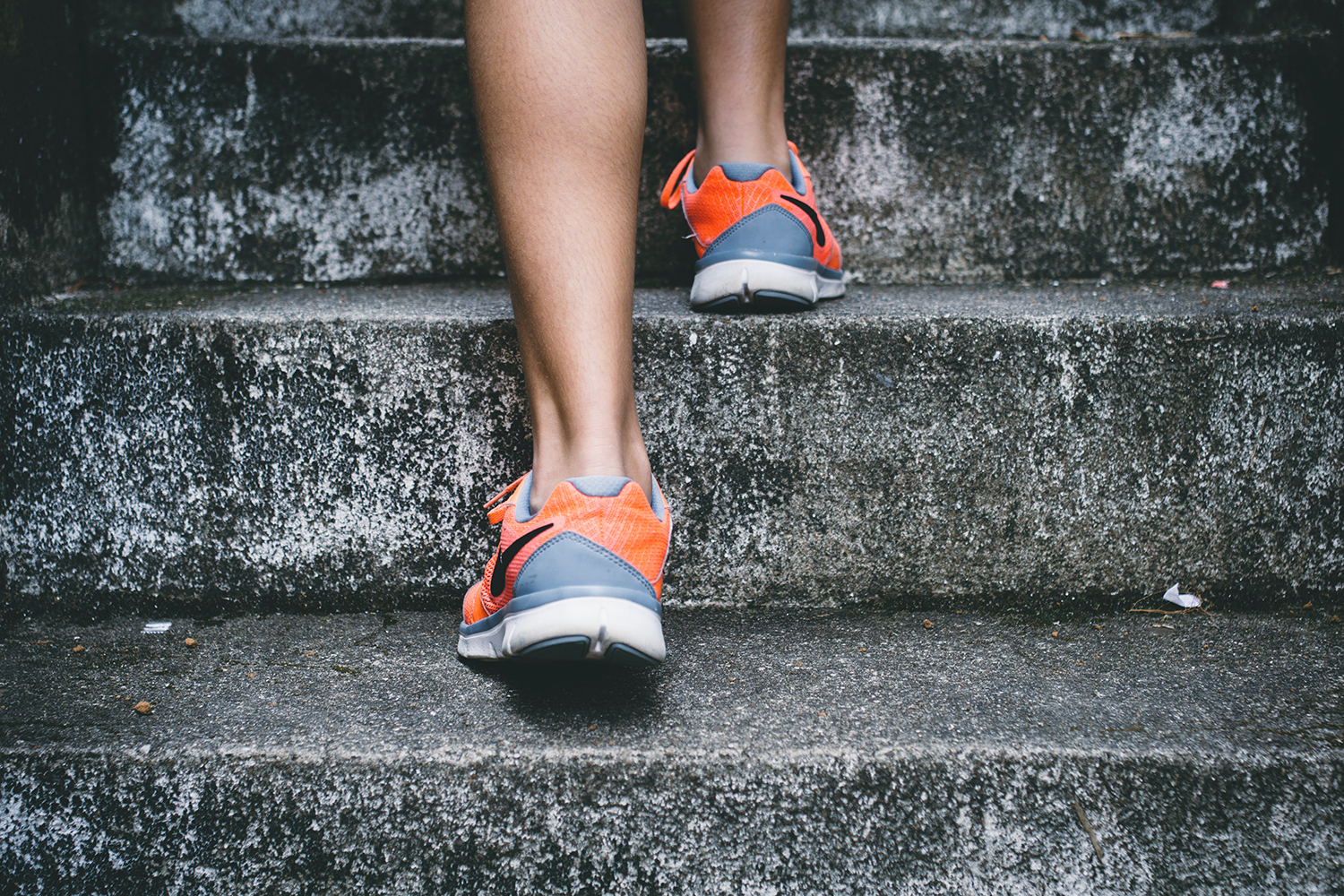 ¿Necesitamos dar 10,000 pasos al día para estar sanos?