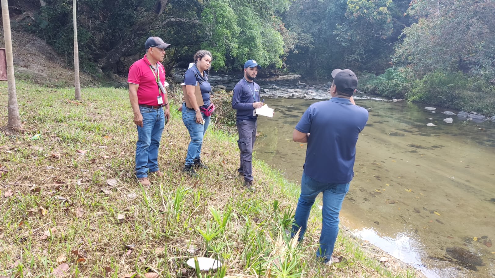 Inspeccionan afluentes donde se extraerá agua para los culecos en Panamá Oeste