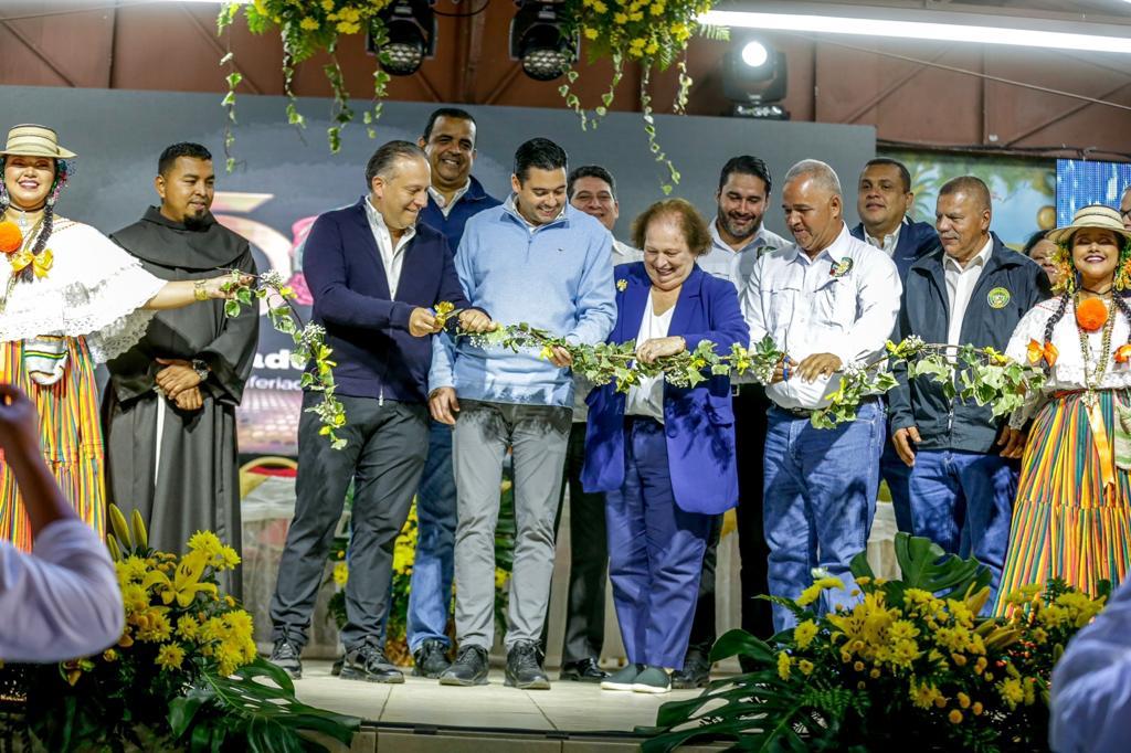 Vicepresidente Carrizo Jaén inauguró la Feria de las Flores y el Café de Boquete