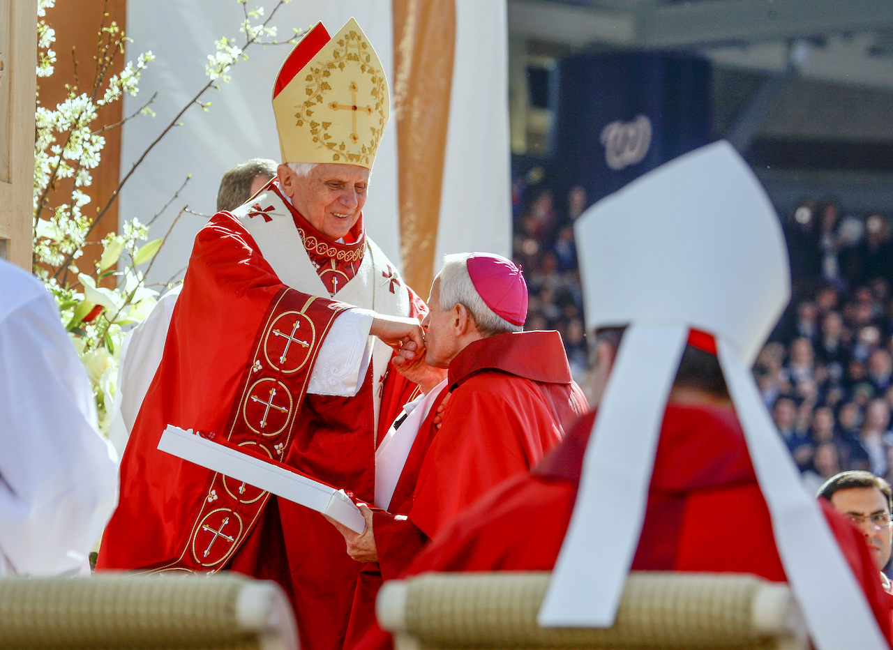 La muerte del papa Benedicto deja desamparados a los conservadores católicos