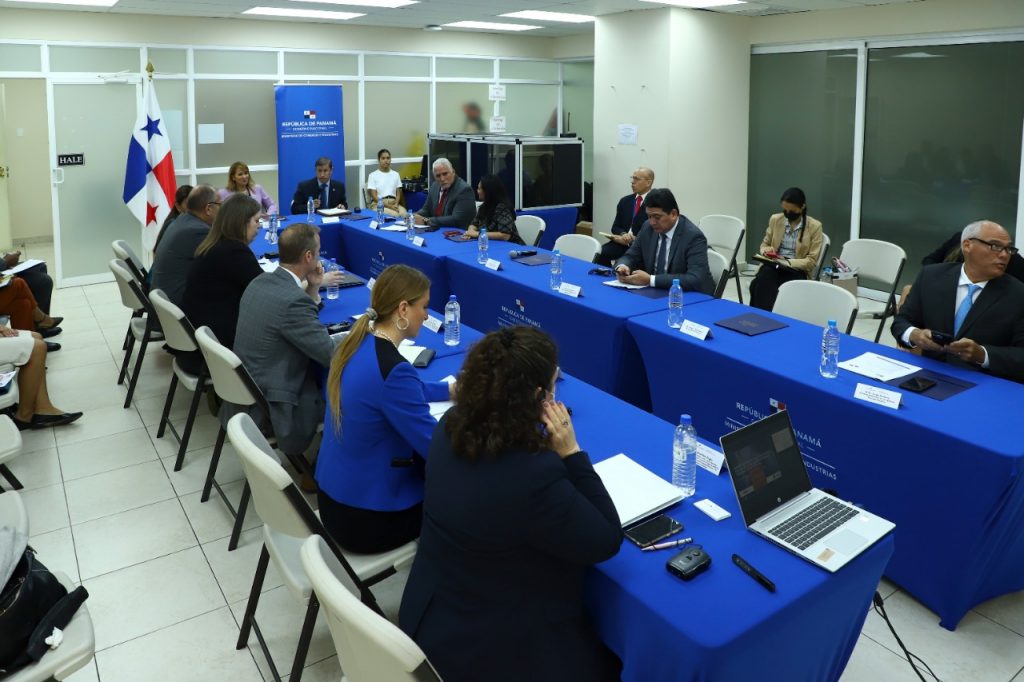 Panamá busca fortalecer estrategias de comercio y transporte seguro