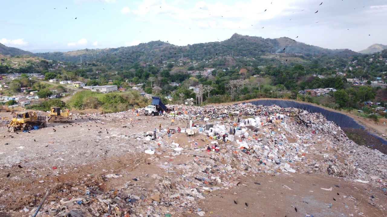 Consejo de Gabinete declara estado de emergencia ambiental en el relleno sanitario de Cerro Patacón