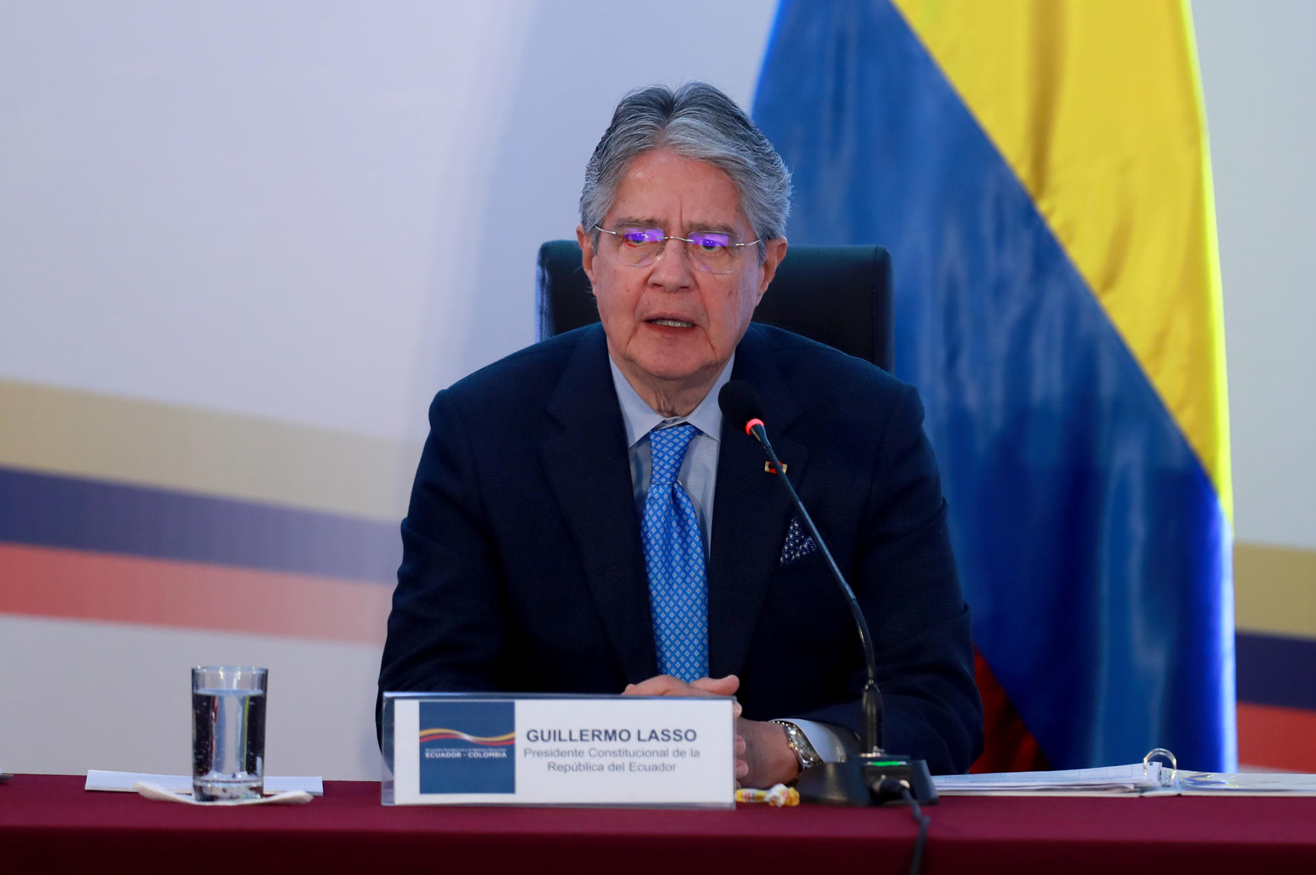El presidente de Ecuador llama a defender la democracia