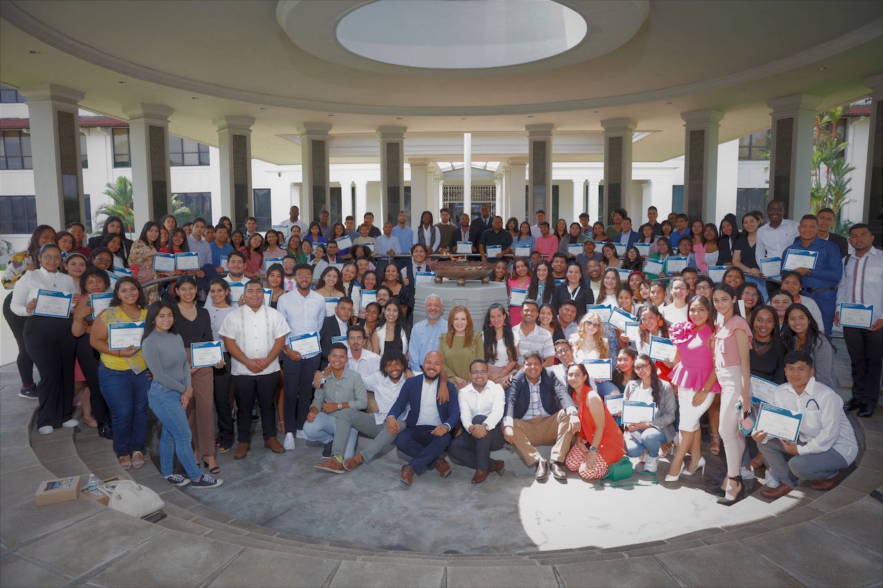 Graduados 150 nuevos líderes juveniles, por parte del Laboratorio Latinoamericano de Acción Ciudadana 2022