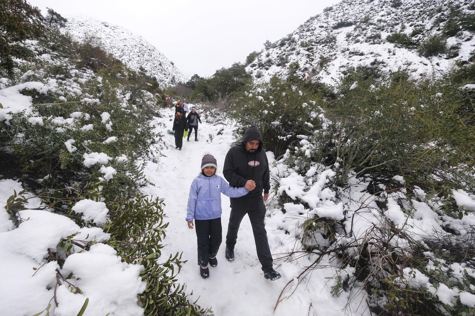 California espera más lluvia y nieve en los próximos días tras fuerte tormenta