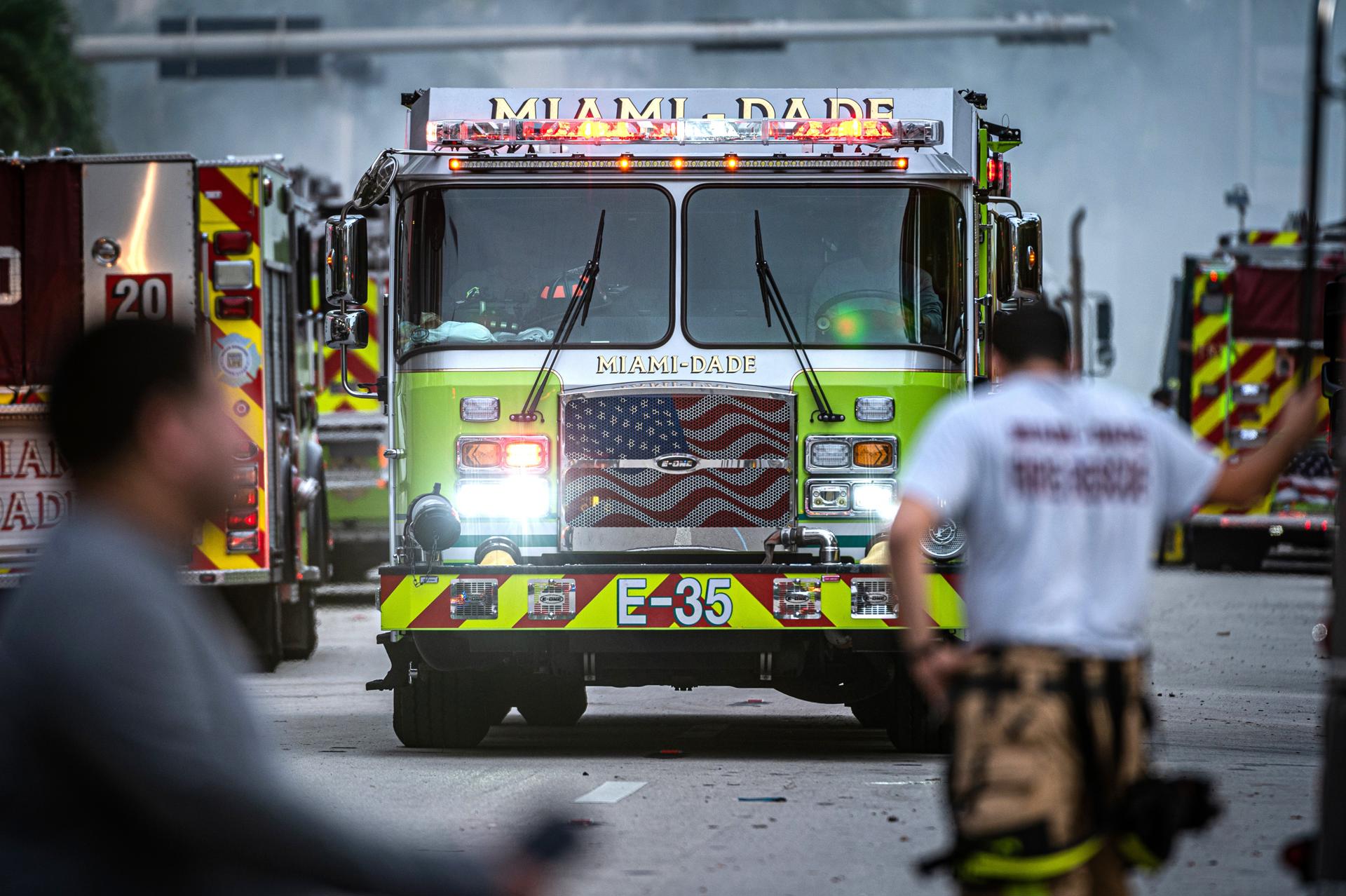 Continúa activo incendio en planta de tratamiento desechos de Miami-Dade