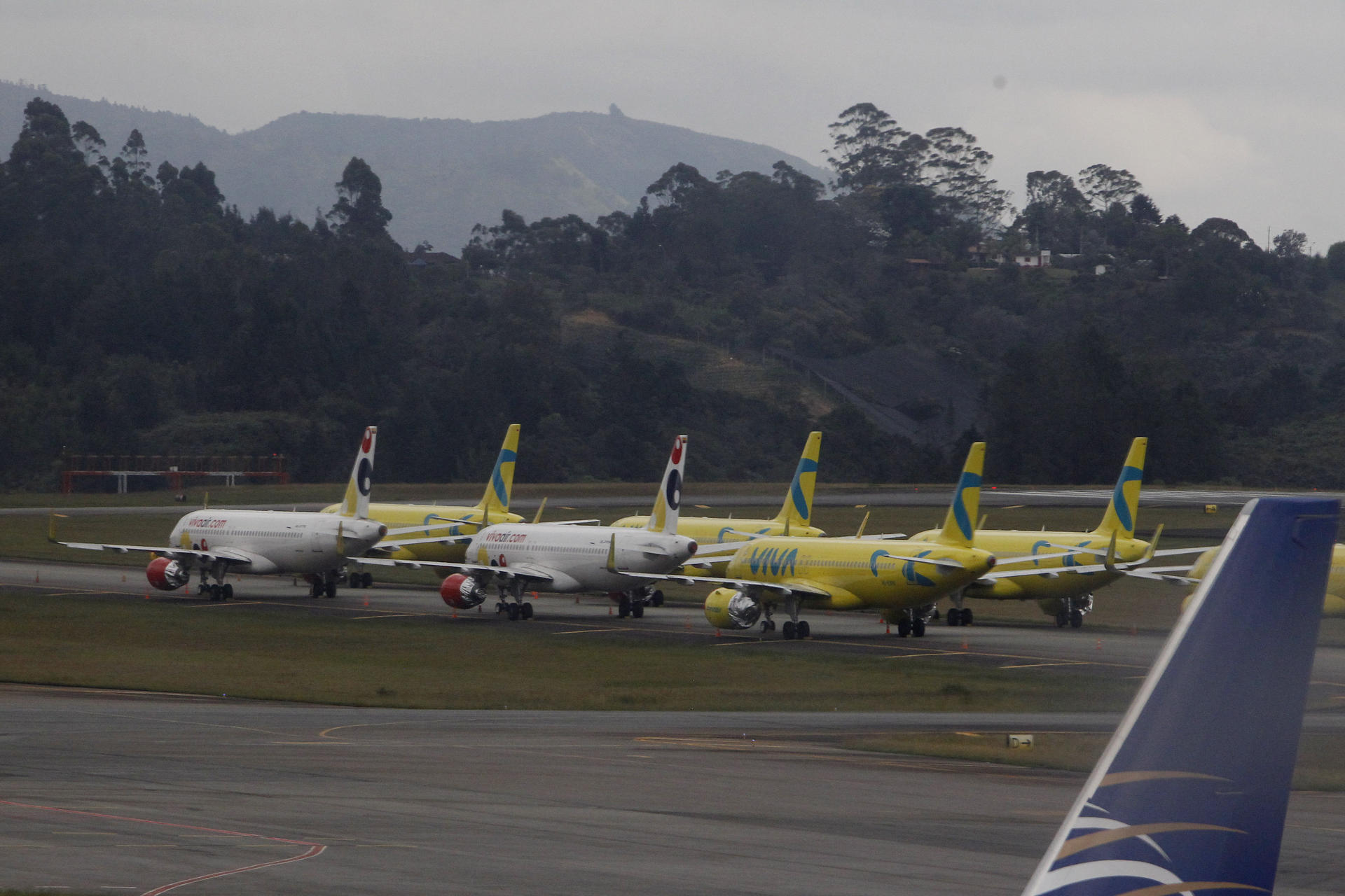 Las autoridades someten a control a Viva Air en Colombia tras suspender vuelos