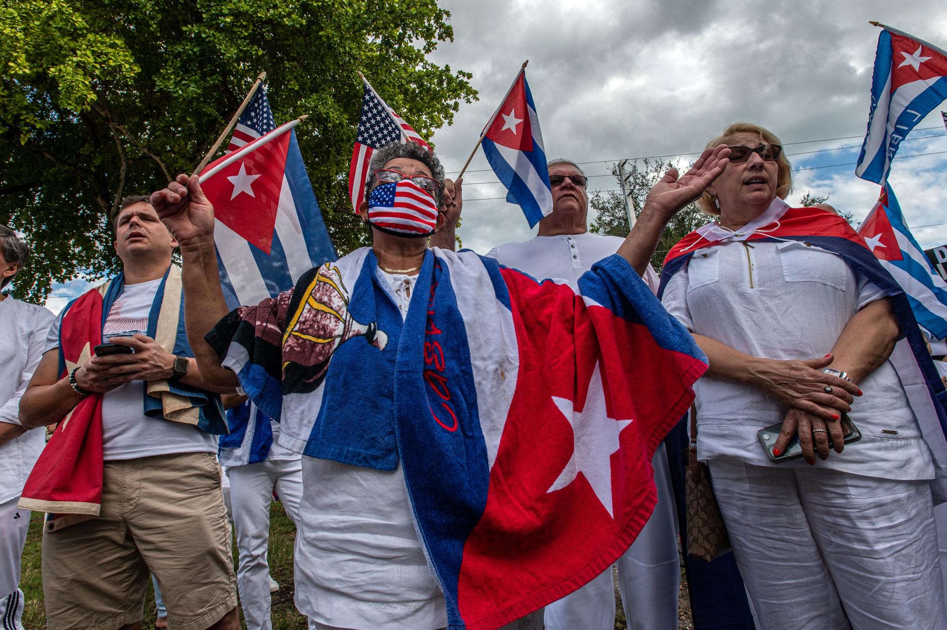 Exiliados protagonizan un incidente en Florida con la embajadora cubana en EE.UU.