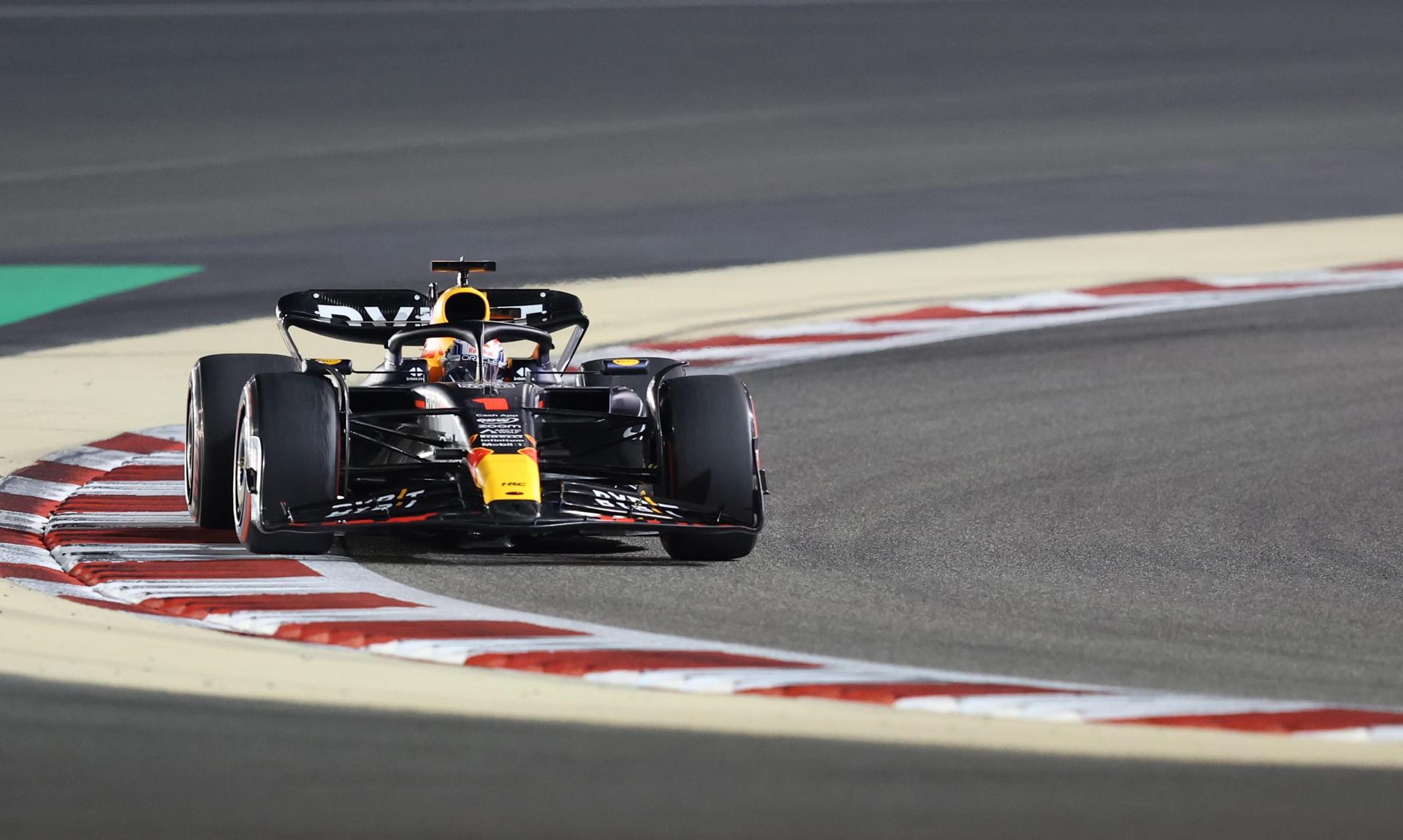Verstappen gana en Baréin por delante de 'Checo' y Alonso; Sainz, cuarto