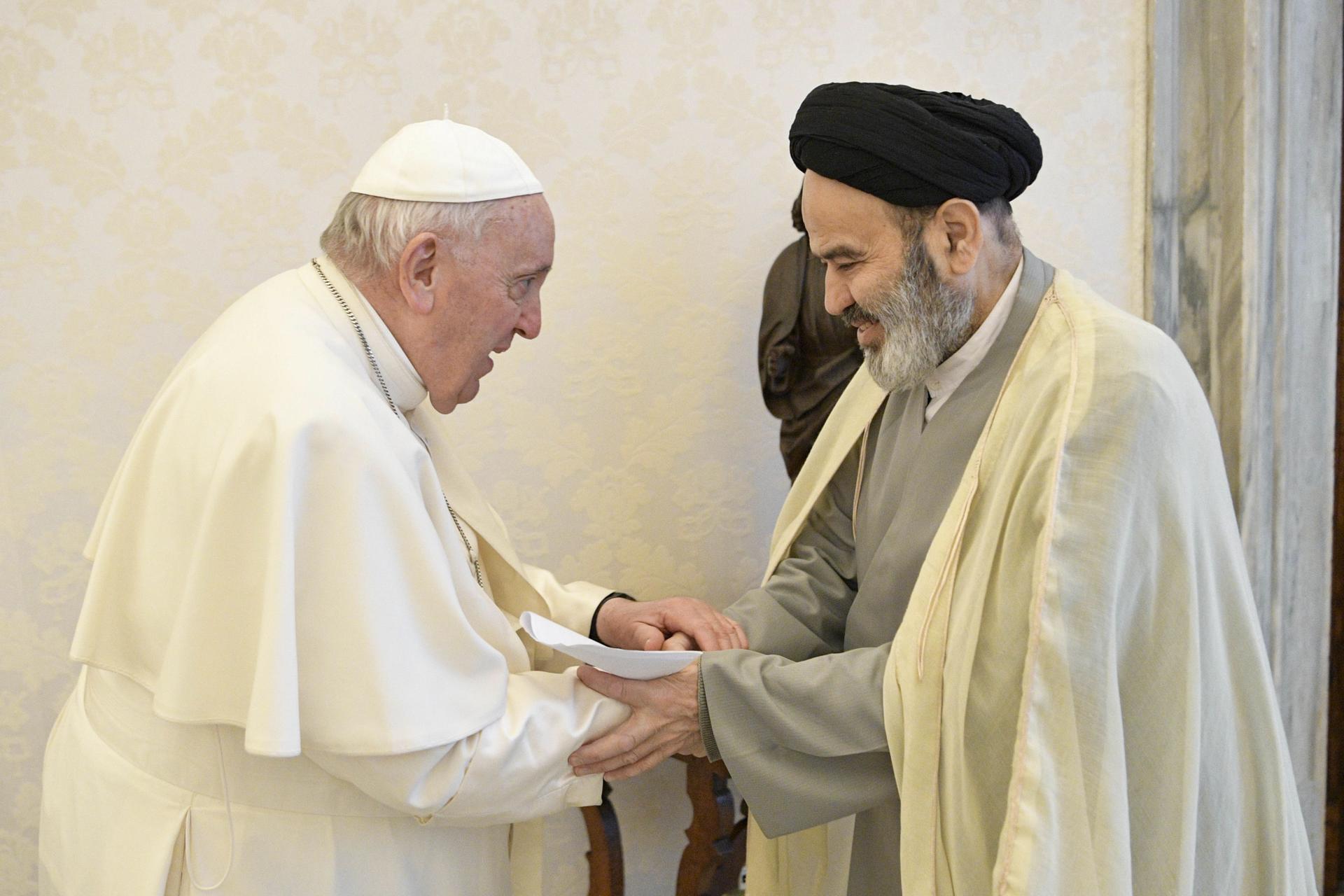 El papa Francisco abrió la puerta a “revisar” el celibato en la Iglesia