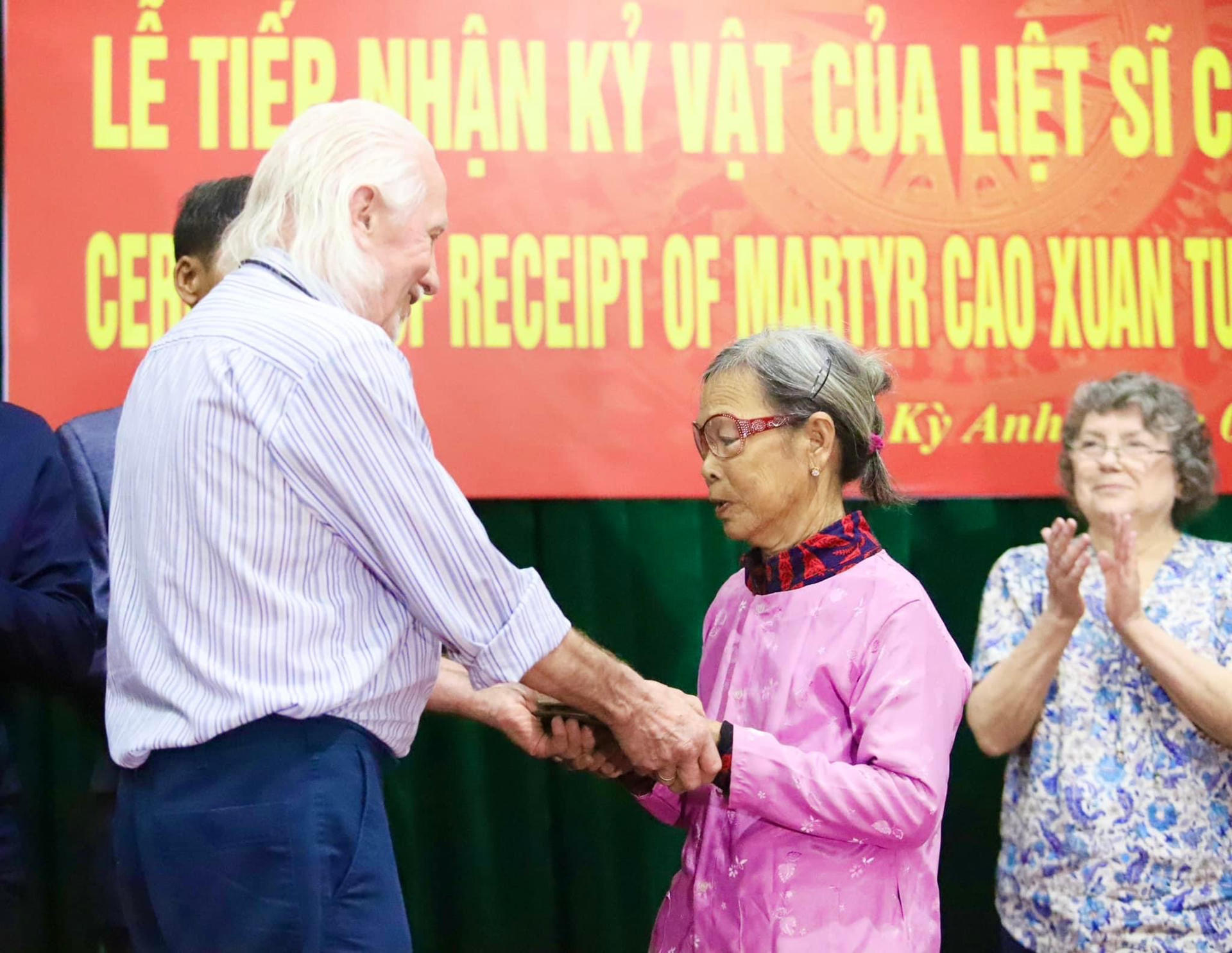 Un veterano de EE.UU. devolvió el diario de un soldado vietnamita tras 55 años