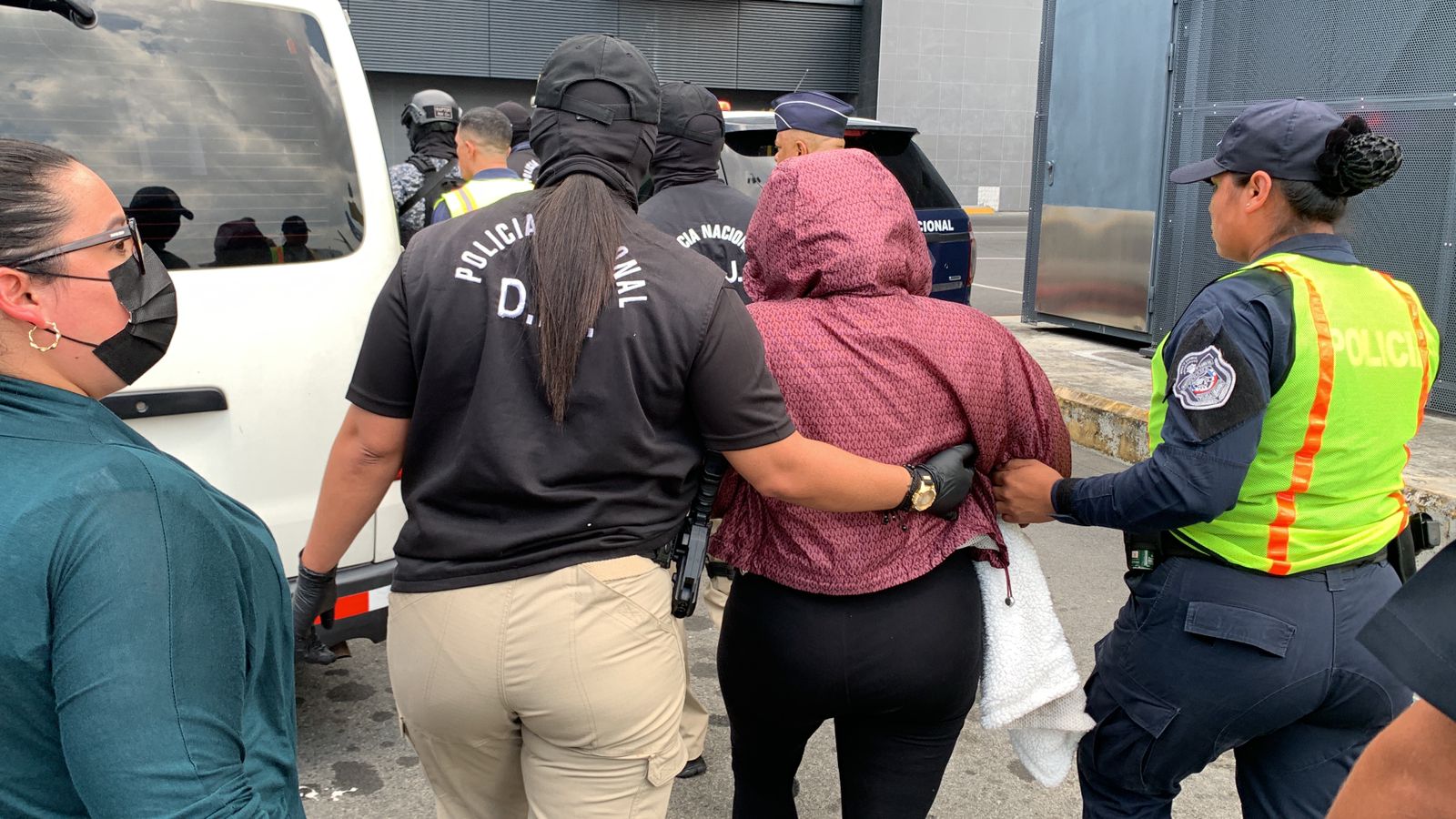 Esposa de "Cholo Chorrillo" fue extraditada a Panamá