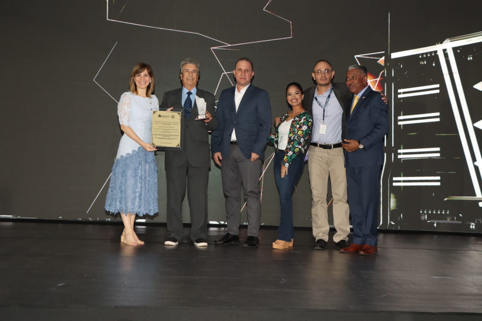 Grupo Calesa, gana el primer lugar del premio a la Innovación Empresarial 2022