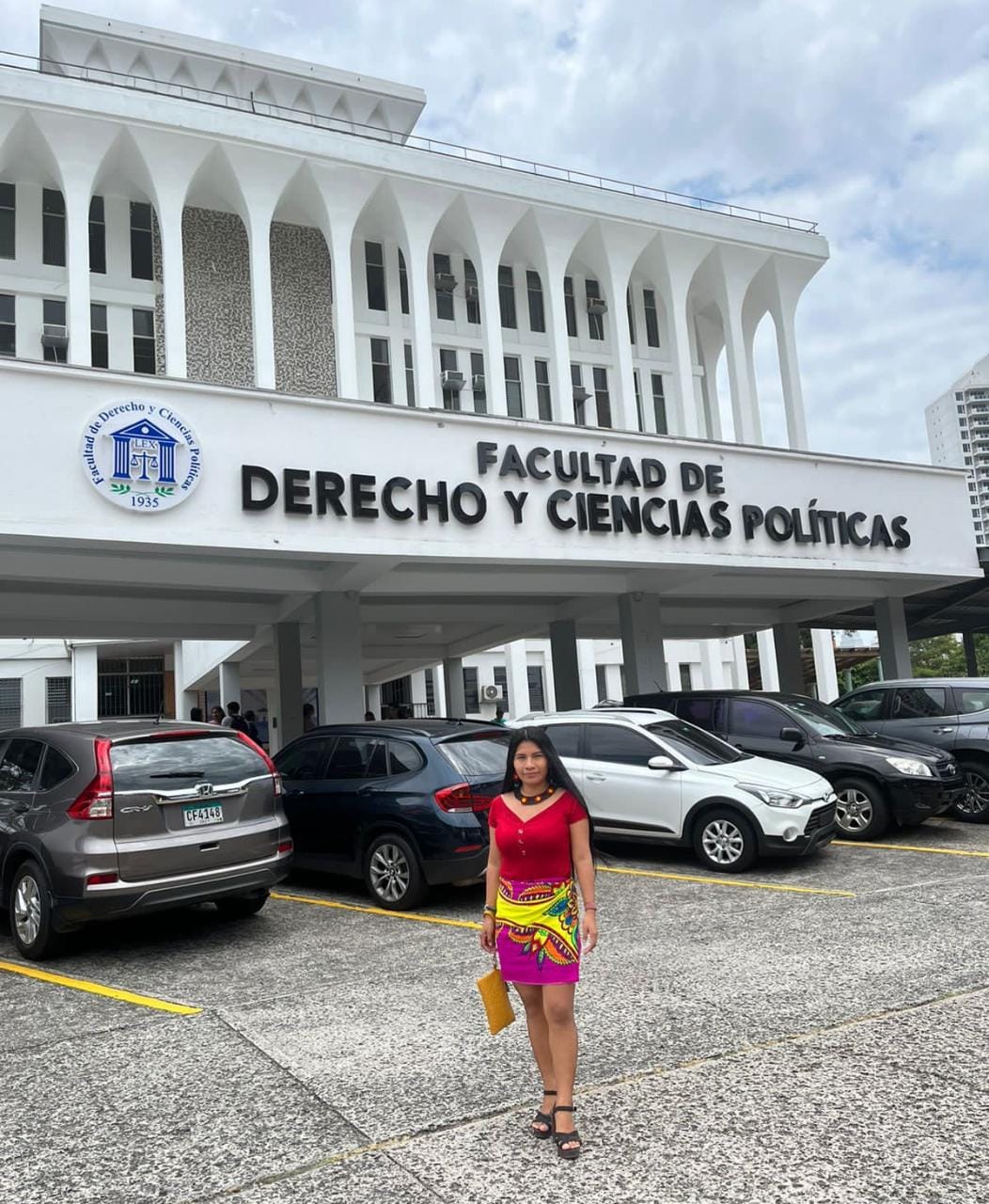 Katherin Flaco Chamarra: Primera abogada de la comarca Emberá Wounaan, egresada de la UP