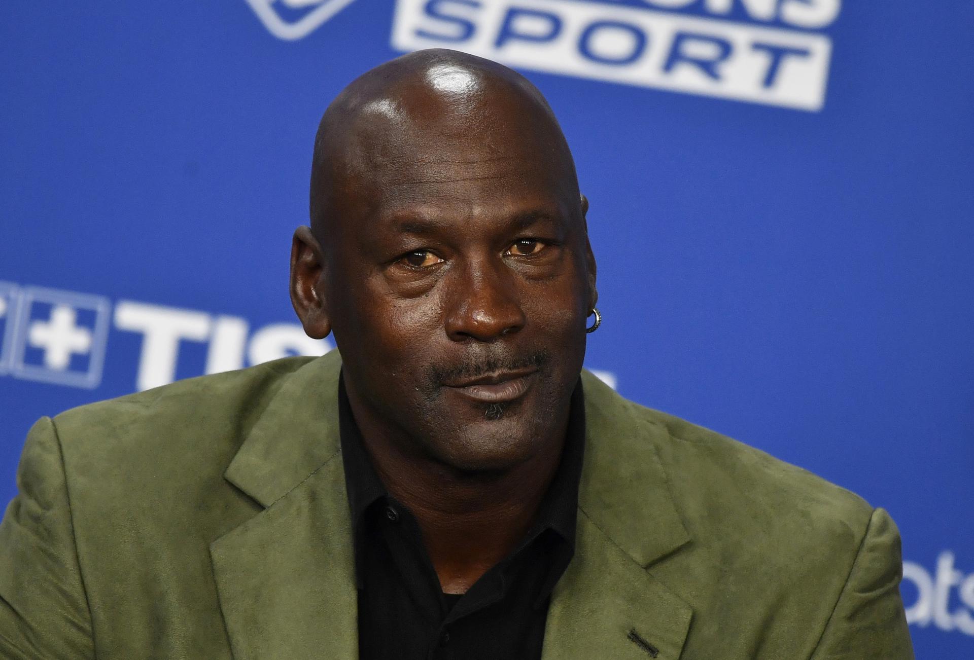 Michael Jordan negocia su salida como máximo accionista de los Hornets