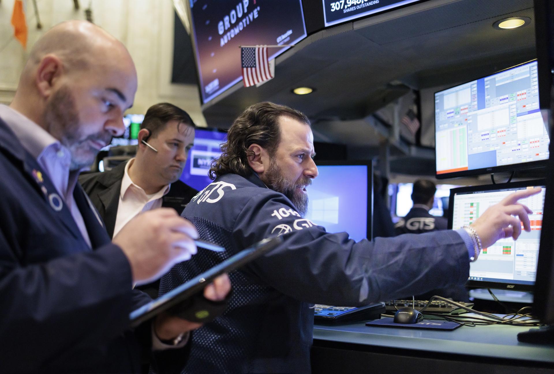 Wall Street abrió en rojo y el Dow Jones bajó un 0,53 %