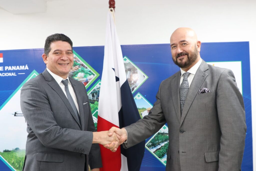 Panamá y Chile promueven mayor acercamiento en temas marítimos y comerciales