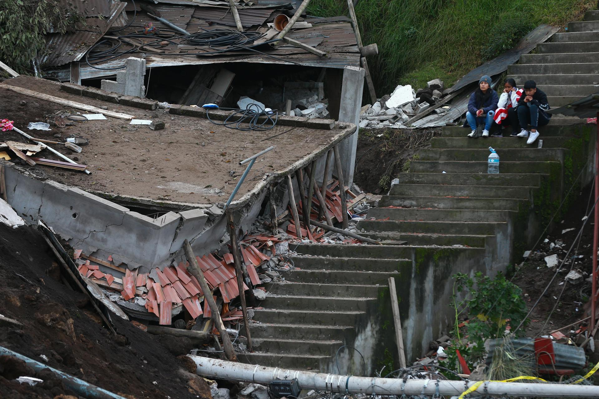 Asciende a 48 la cifra de muertos por un gran alud en Ecuador ocurrido en marzo