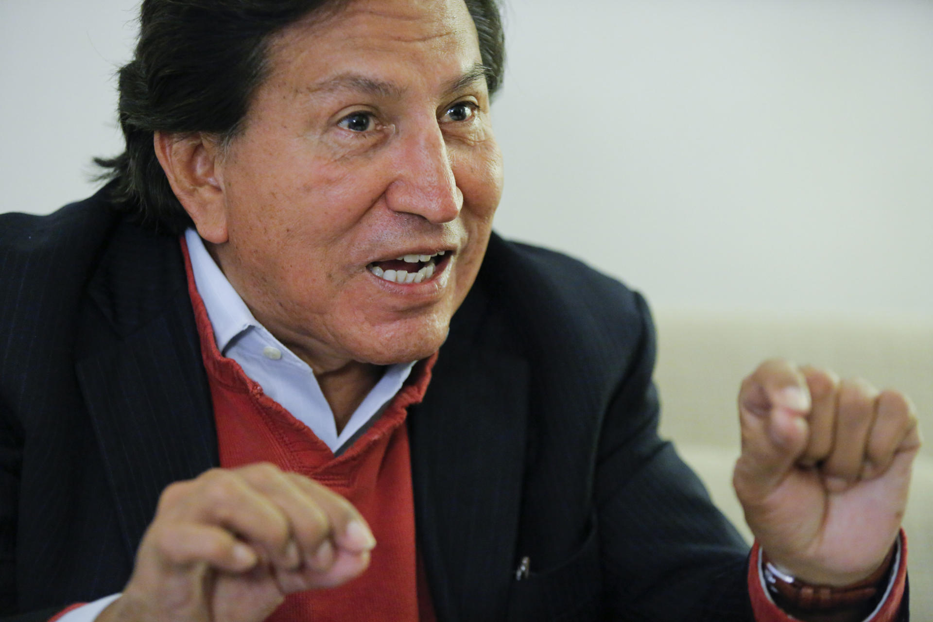 Un juez de EE.UU. ordenó detener al expresidente Toledo para extraditarlo a Perú