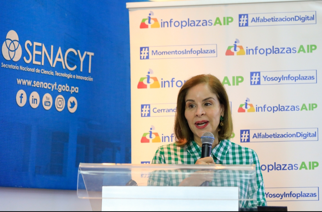  Primera Dama entregó a Infoplazas AIP donación de equipos tecnológicos