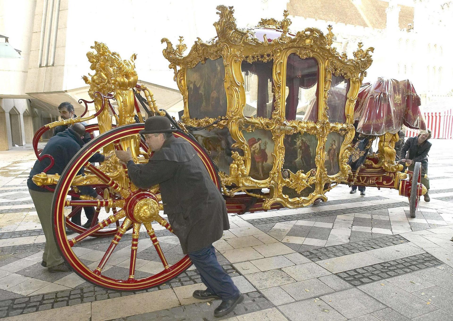 Carlos III y Camila viajarán en una carroza más moderna para la coronación