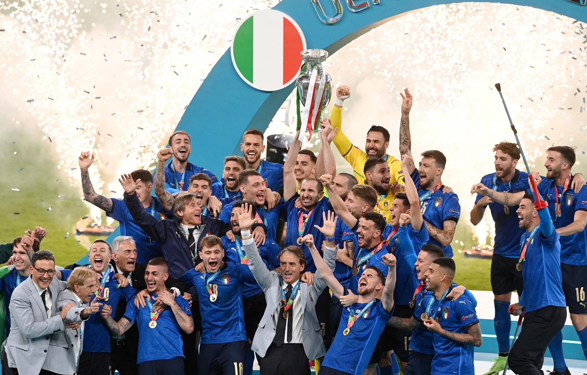 La Federación Italiana entregó a la UEFA la candidatura para la Eurocopa 2032