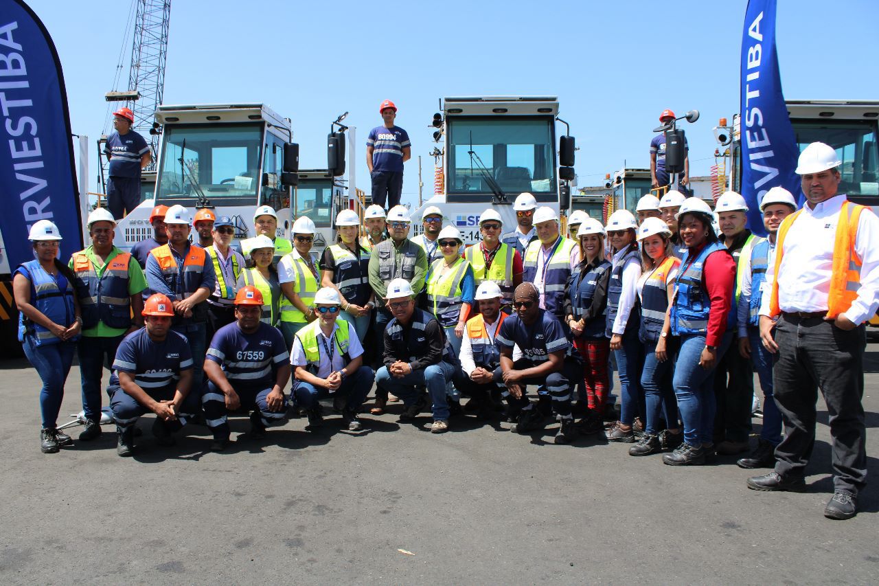 Serviestiba entregó 30 nuevos tractores en el Puerto de Cristóbal