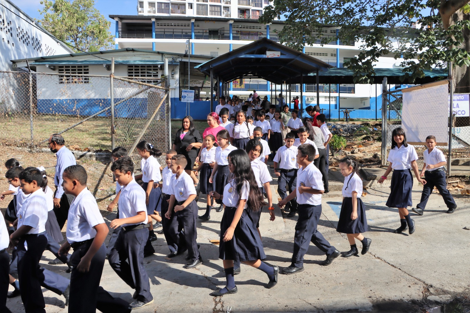 Simulacro de desastre en escuela Puerto Rico