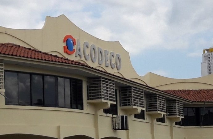 Acodeco advirtió sobre la venta de carteras de tarjetas de crédito