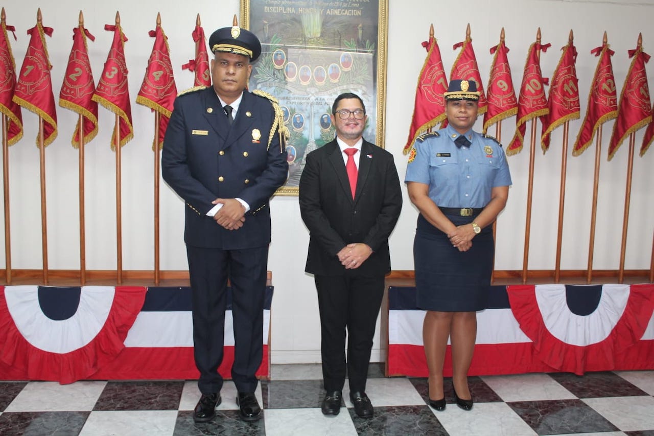 Coronel Ernesto De León Echevers: Oficialmente al frente del BCBRP como encargado