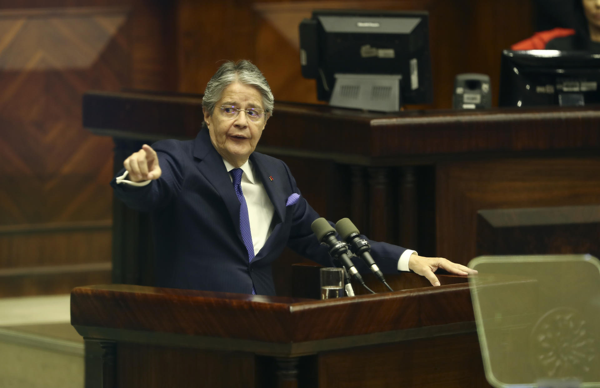 El presidente de Ecuador disolvió el Parlamento y aplicó la "muerte cruzada"