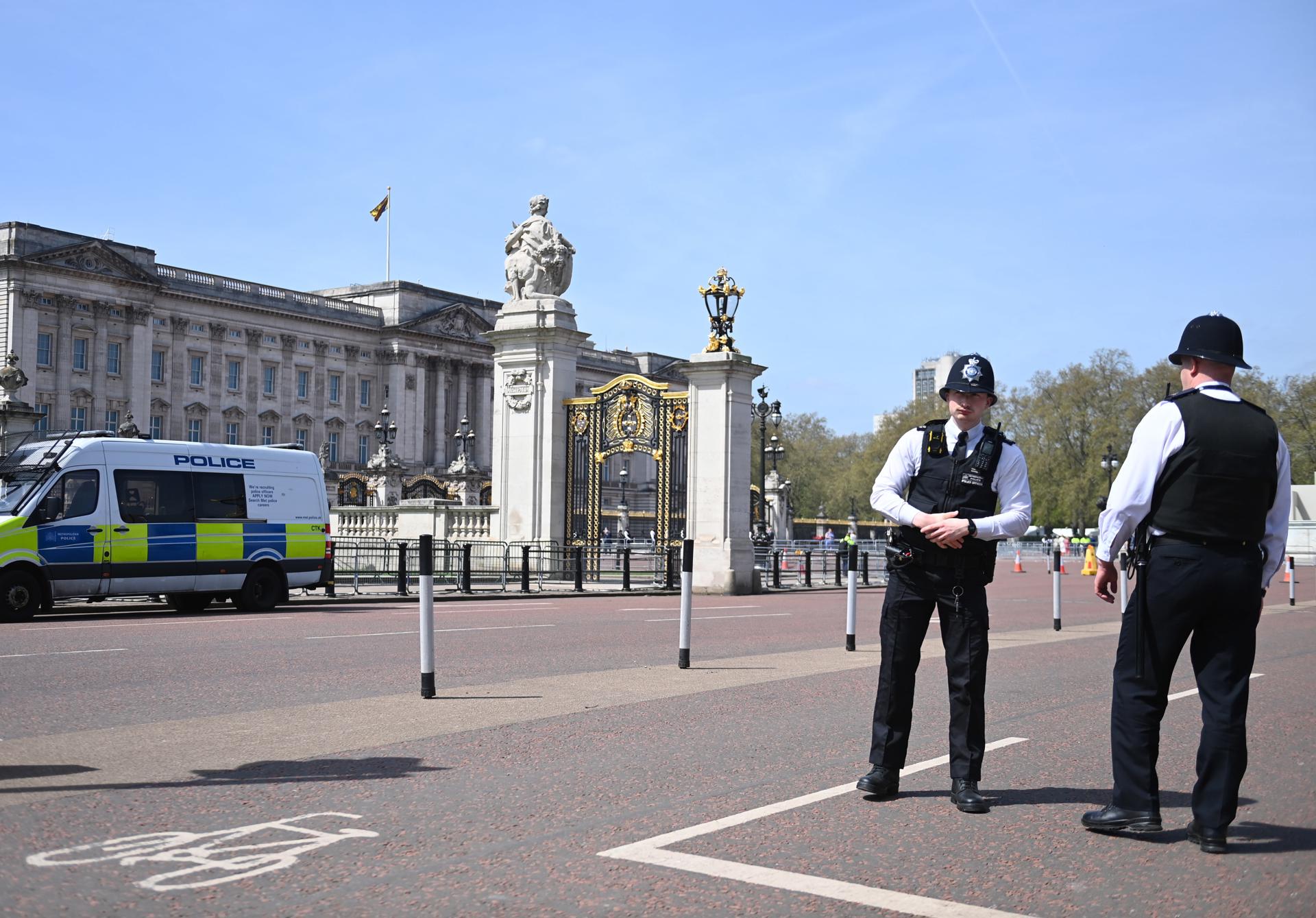 Unos 30,000 policías extreman la seguridad en Londres ante la coronación