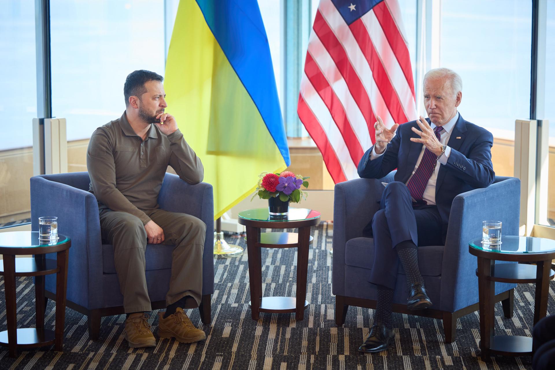 Biden anunció en reunión con Zelenski otros 375 millones de dólares en ayuda Ucrania