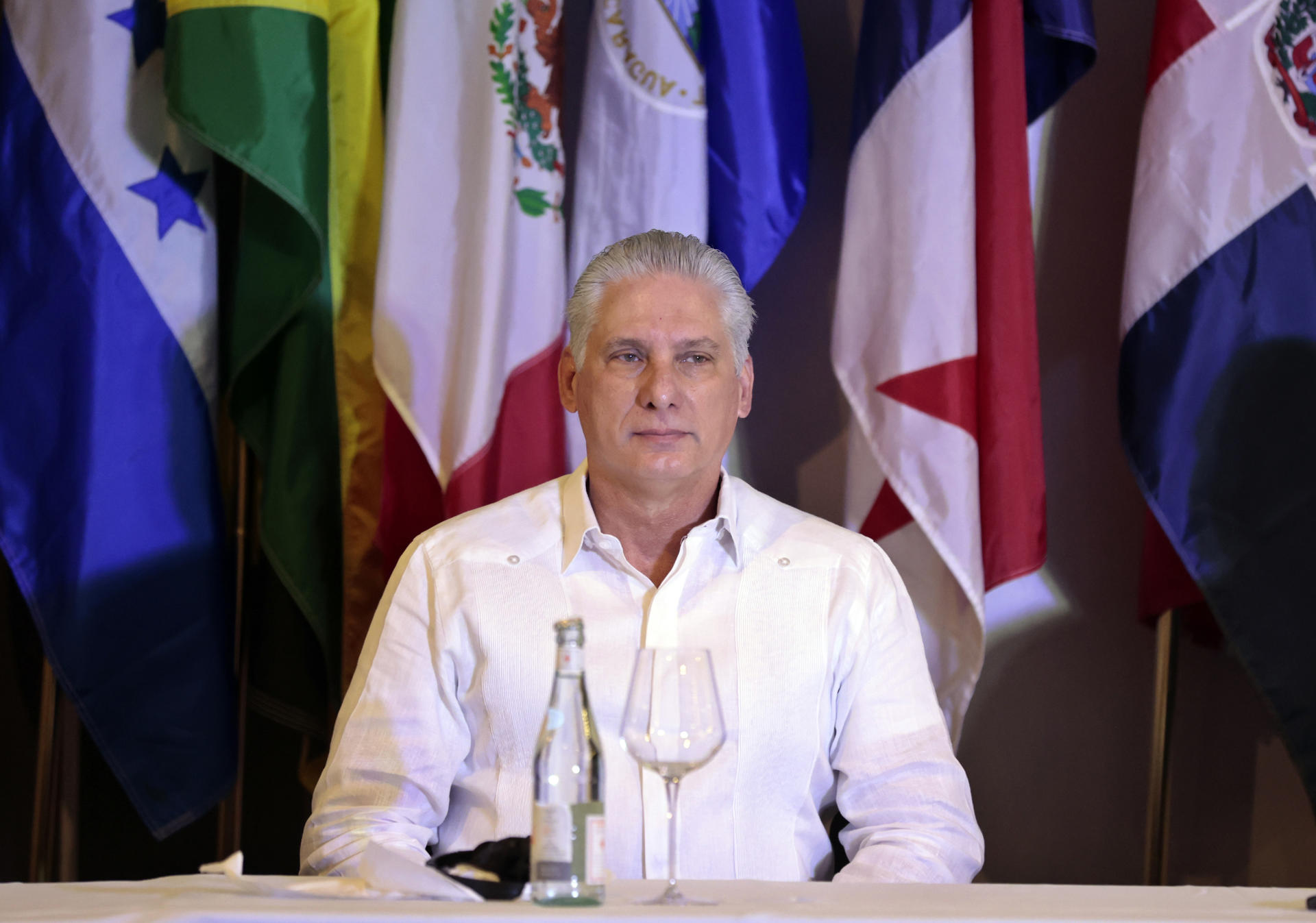 Díaz-Canel califica de "promisorios" los acuerdos entre el Gobierno de Colombia y el ELN